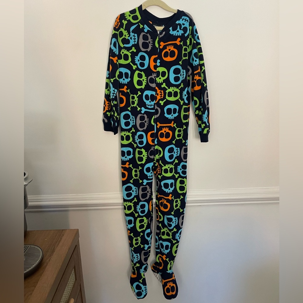 Joe Boxer skull cross bones boys footed pajamas 6/7